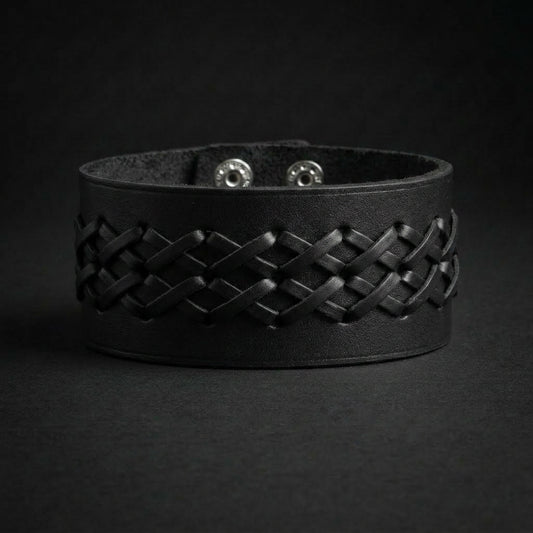 Blackhold Cuff